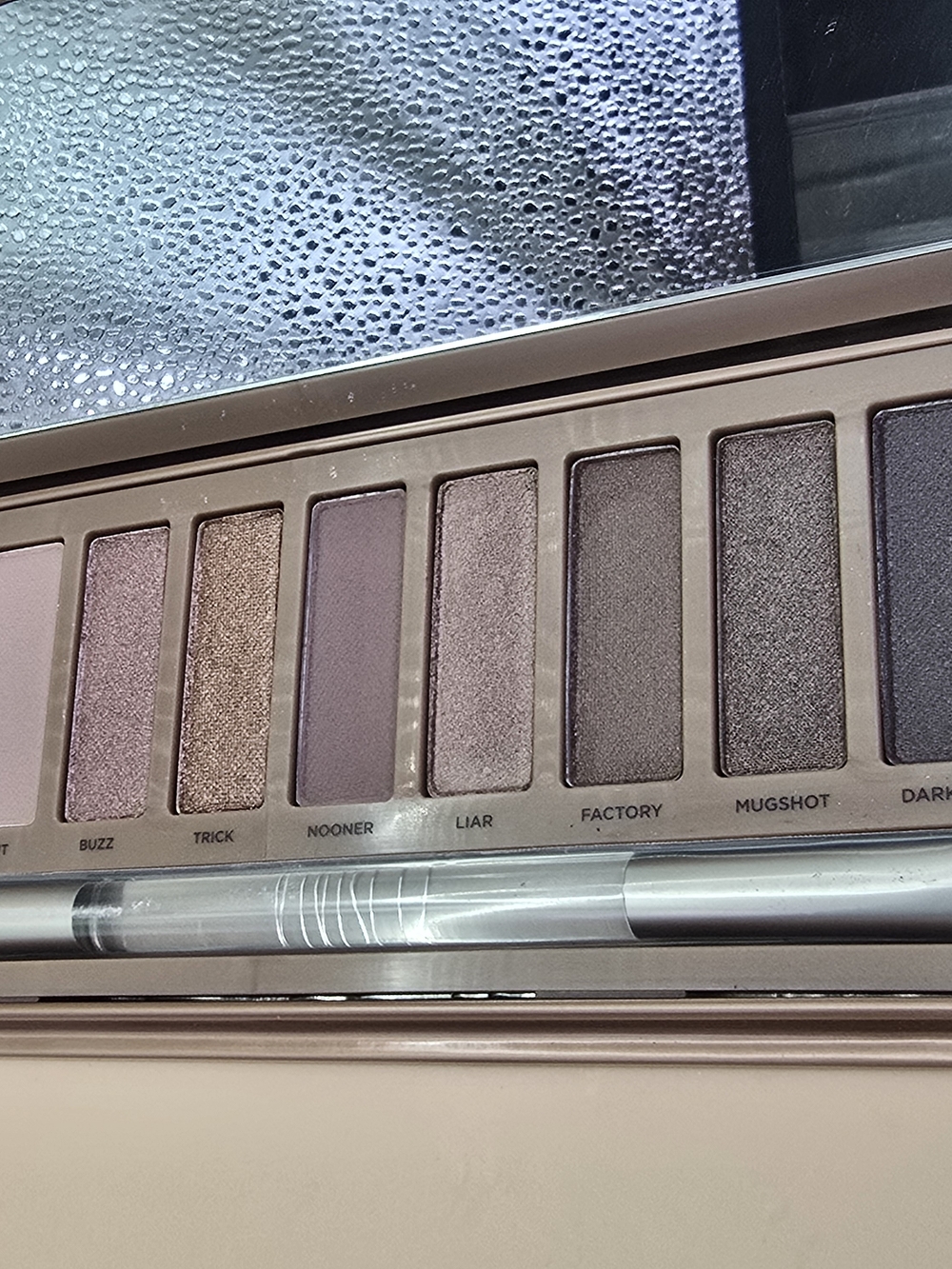 Urban Decay Naked3 Rose, Mauve & Neutral Eyeshadow Palette - Picture 3 of 4